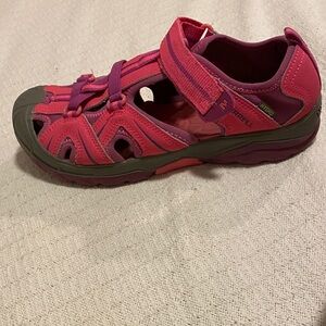 Merrell Women's Sandals in Pink and Purple